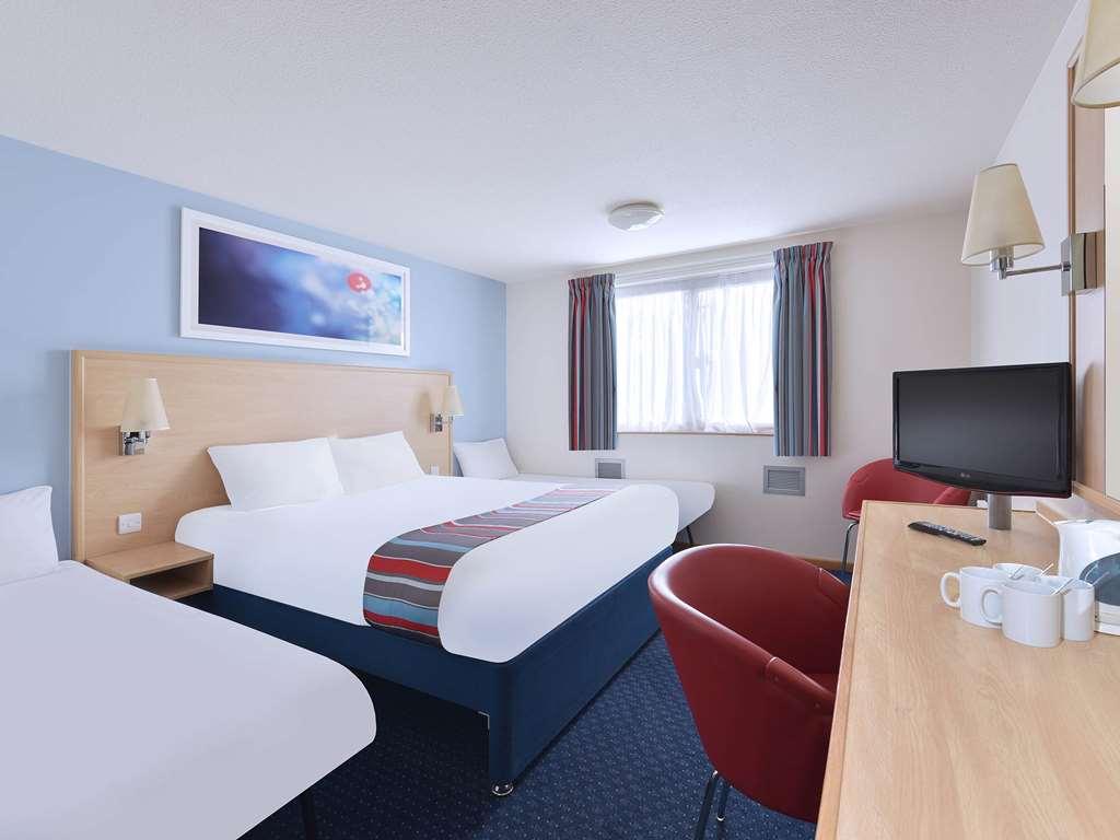 גארפורת' Travelodge Leeds Colton חדר תמונה