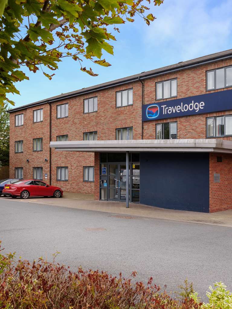 גארפורת' Travelodge Leeds Colton מראה חיצוני תמונה